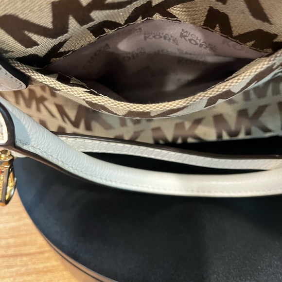 NWT Michael Kors Signature Large Tan & White Satchel - Picture 4 of 12